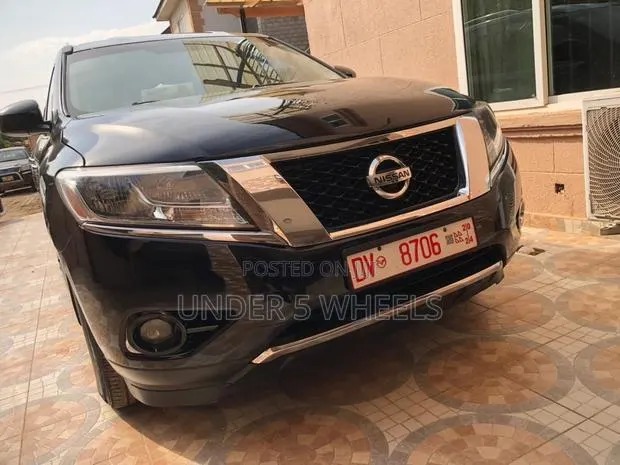 Nissan Pathfinder 2016 Black · Photo 1