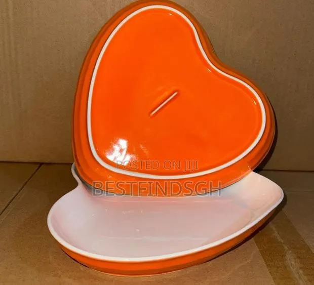 Heart Shaped Enamel Plates · Photo 1