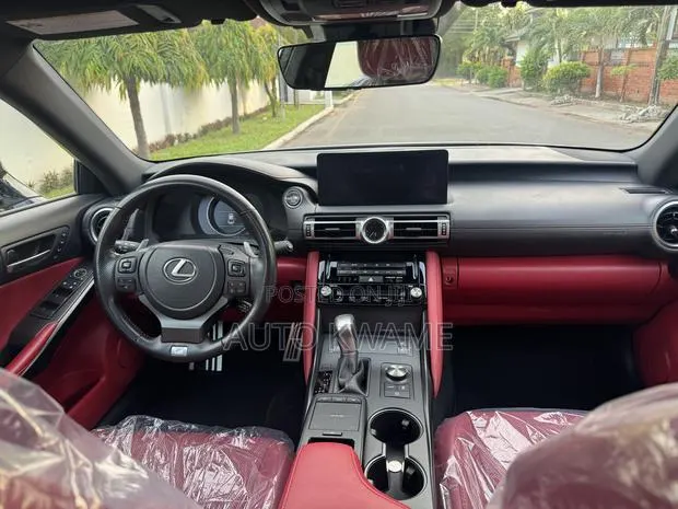 Lexus IS 2022 Ivory · Photo 1