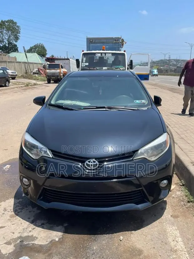 Toyota Corolla LE Premium 4dr Sedan (1.8L 4cyl CVT) 2016 Black · Photo 1