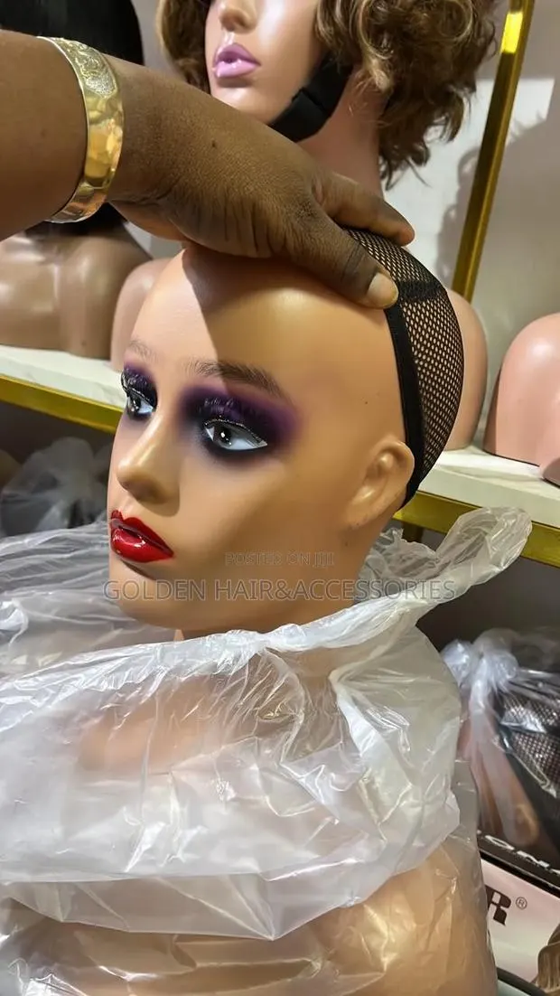 Full Shoulder Manniquin · Photo 1