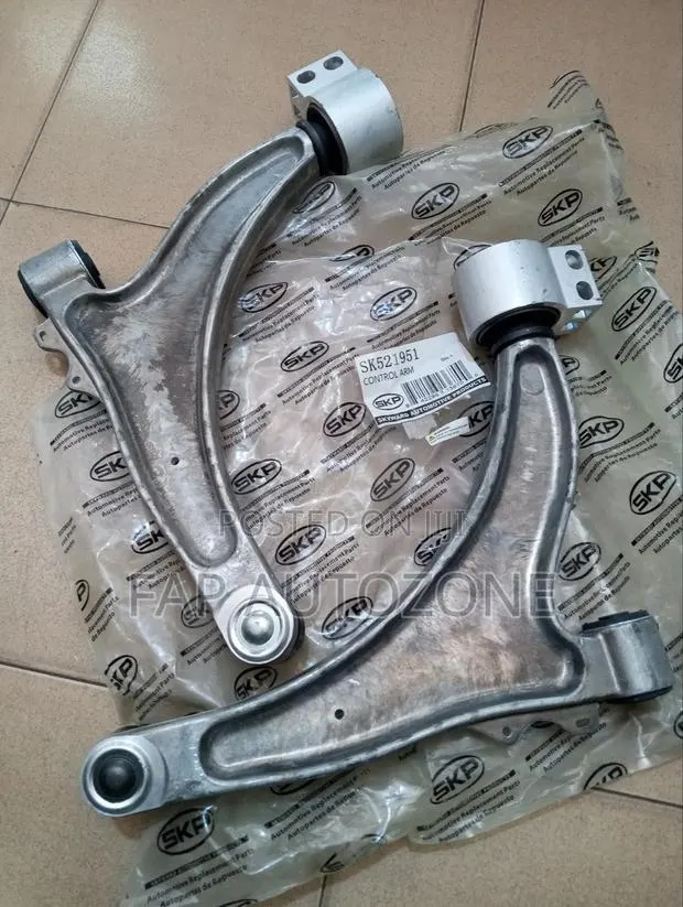 Authentic CHEVY MALIBU Complete Control Arm Assembly From USA · Photo 1