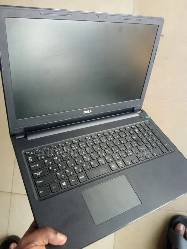 Laptop Dell Latitude 3520 8GB AMD HDD 500GB · Photo 1