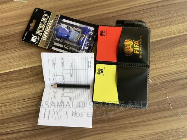 Original Set of Referee Whistle and Cards at Cool Price · Photo 1