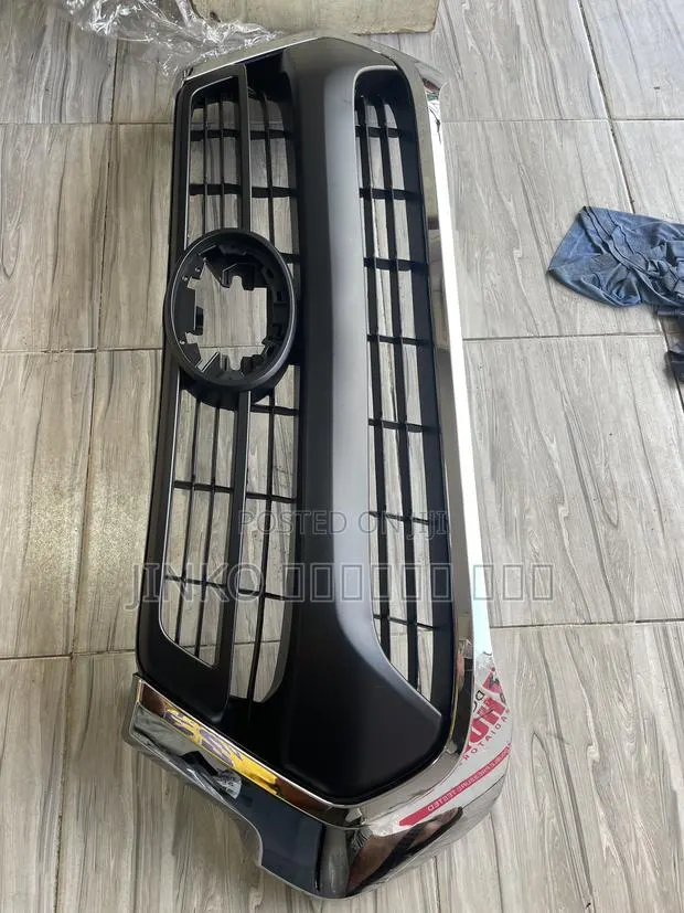 Toyota Hilux 2020-2025 Grille · Photo 1