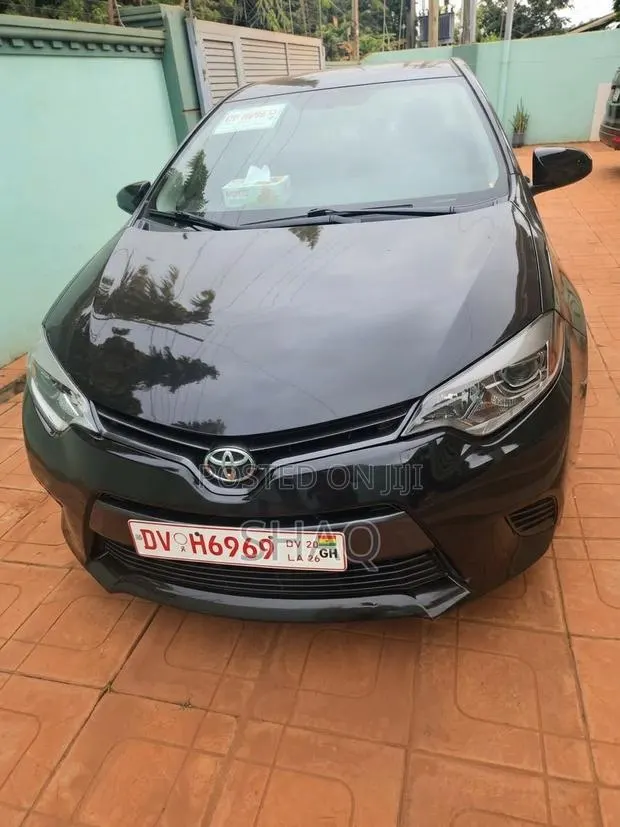 Toyota Corolla 2016 Black · Photo 1