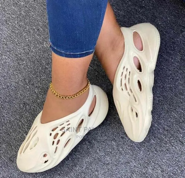 Yeezy Foam Runner · Photo 1
