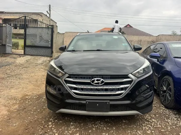 Hyundai Tucson SE AWD 2018 Black · Photo 1