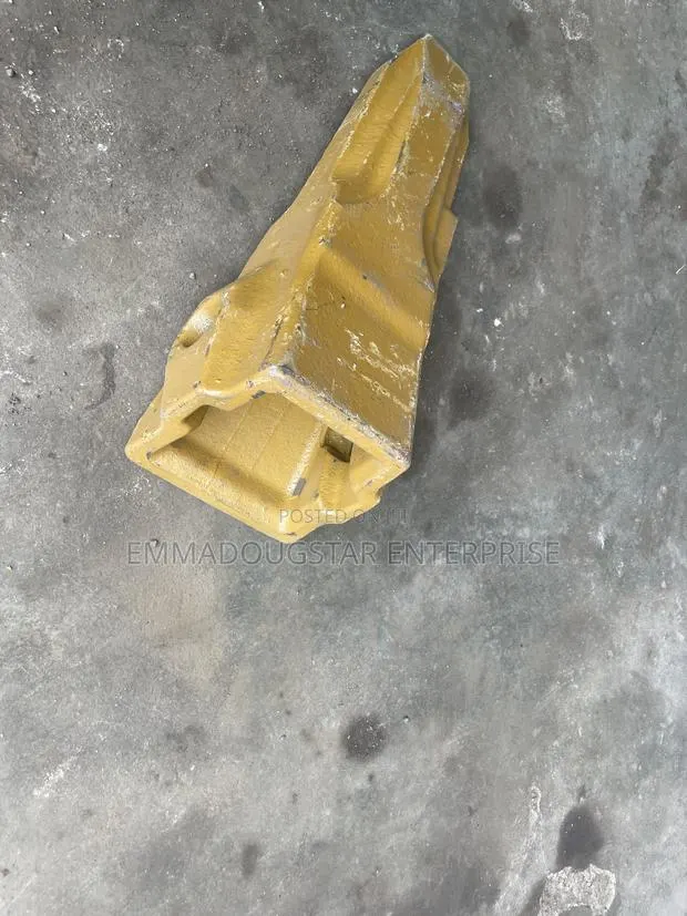 CAT 330Gc Bucket Teeth · Photo 1