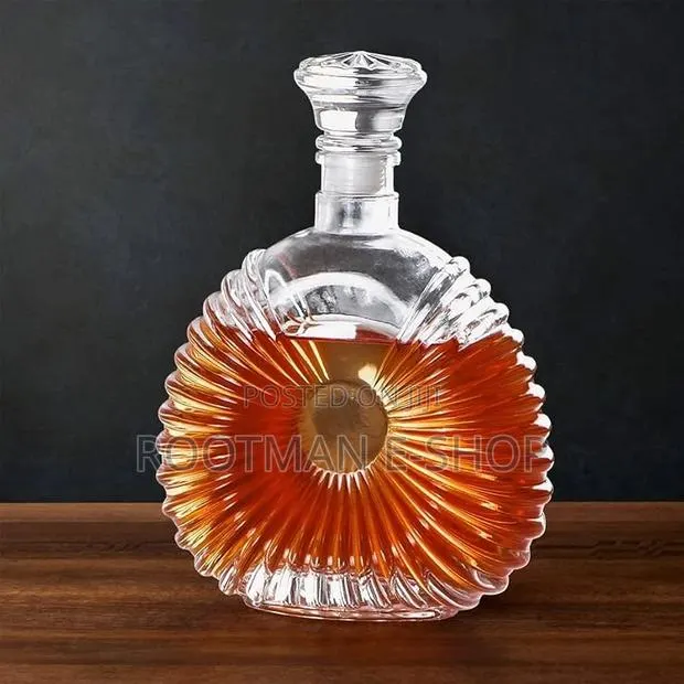Solid Crystal Liquor Decanter Bottle · Photo 1