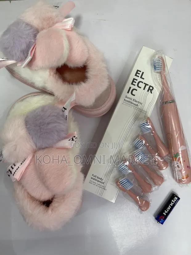 Toddlers Fluffy Shoes + Electric Brush Set · Photo 1
