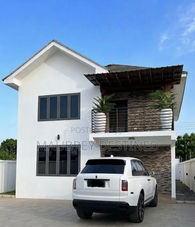 Furnished 4bdrm House in Community 25 for sale