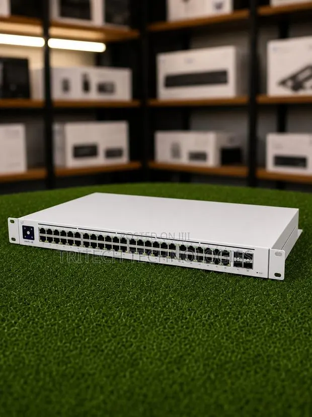 Ubiquiti Unifi Pro 48 Port 40 Poe 600w Switch 4sfp+ | Usw-Pro-48-Poe · Photo 1