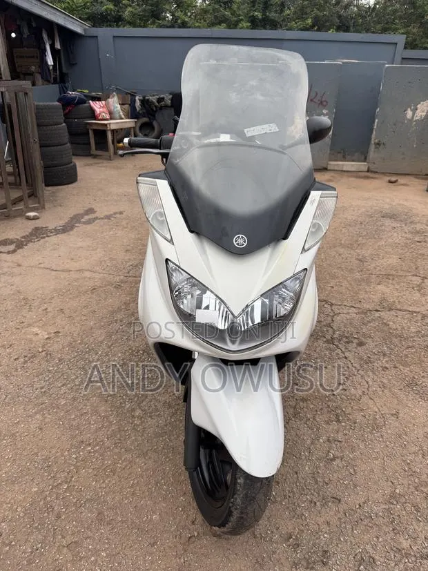 Yamaha Majesty 2012 White · Photo 1