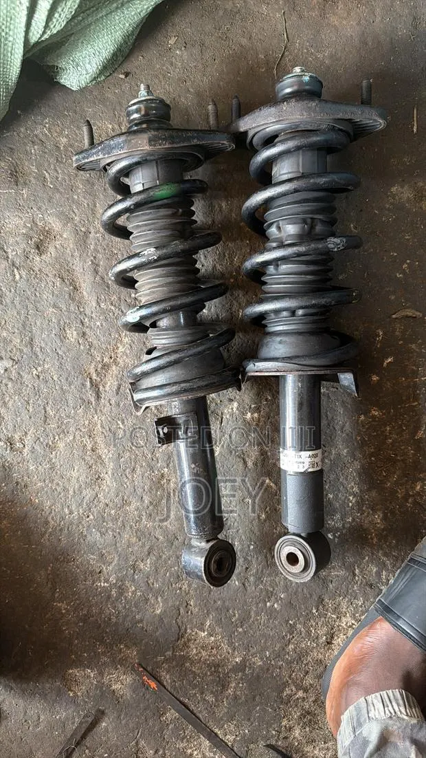 Honda CRV 2012-15 Back Shocks · Photo 1