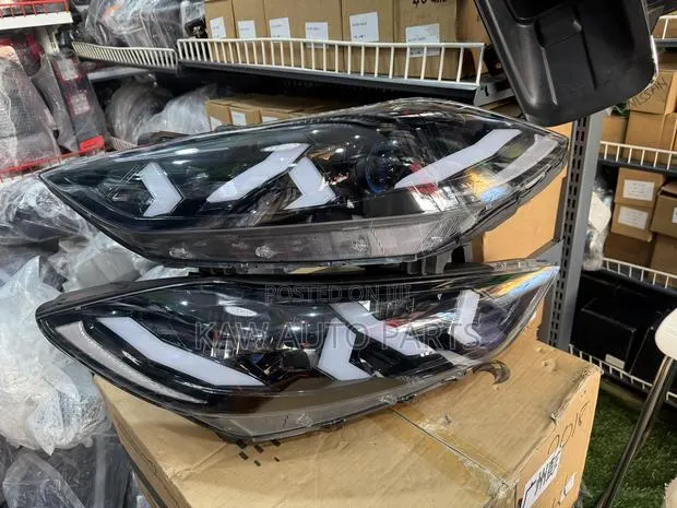 2016,2017,2018 Headlight for Hyundai Elantra · Photo 1