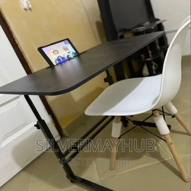 Adjustable Laptop Table · Photo 1
