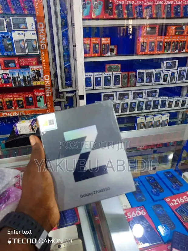 New Samsung Galaxy Z Fold 3 256 GB Black · Photo 1