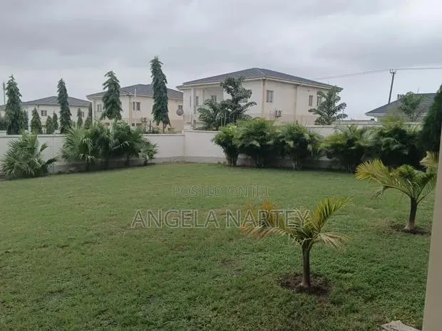 5bdrm House in Sakumono Estates for rent · Photo 1