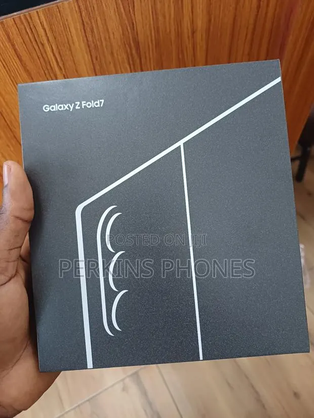 New Samsung Galaxy Z Fold7 256 GB Black · Photo 1