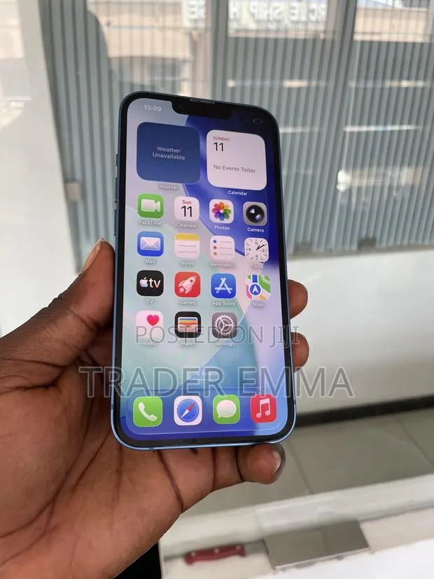 Apple iPhone 13 128 GB Blue · Photo 1