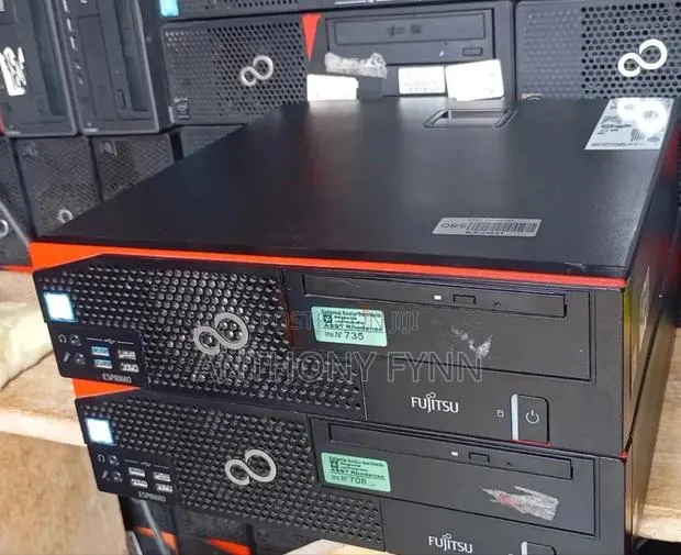 Desktop Computer Fujitsu Esprimo D757/E85+ 4GB Intel Core i3 HDD 500GB · Photo 1