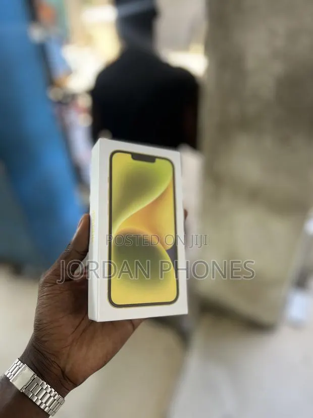 New Apple iPhone 14 128 GB Yellow