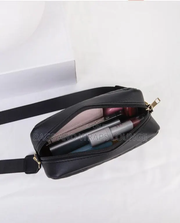 Bags and Wraps Lounge · Photo 1