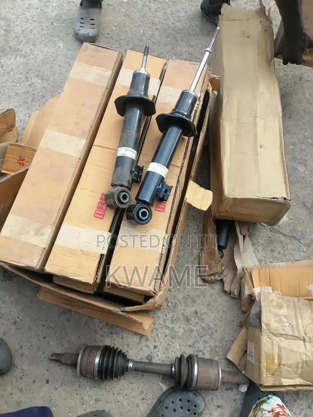 Back Shock Absorbers Mitsubishi L200 2010 2023 · Photo 1