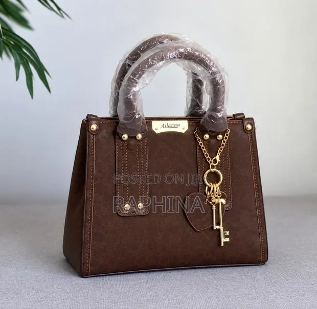 Ladies Bags · Photo 1
