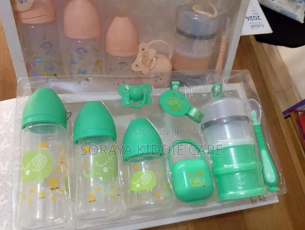 Baby Feeding Bottles Set · Photo 1