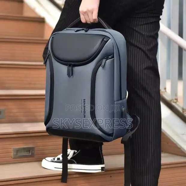 Anti-Theft Back Pack · Photo 1