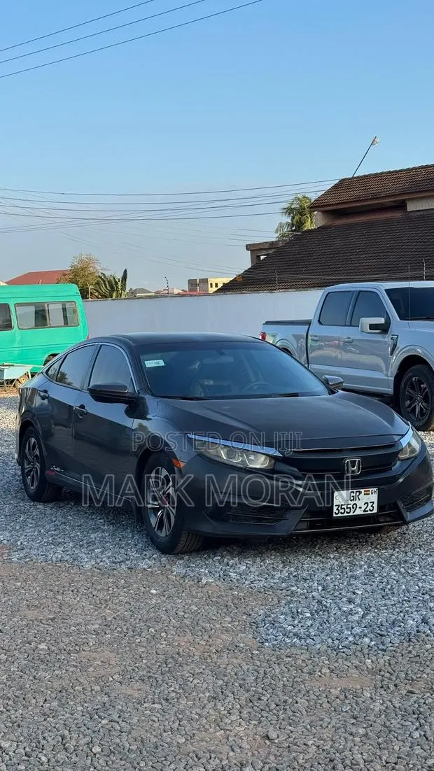Honda Civic LX 4dr Sedan (2.0L 4cyl) 2016 Gray · Photo 1