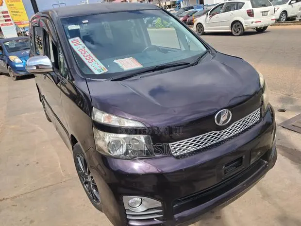Toyota Voxy 2011 Black · Photo 1
