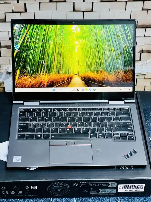 Laptop Lenovo ThinkPad X1 Yoga 16GB Intel Core i7 SSD 512GB · Photo 1