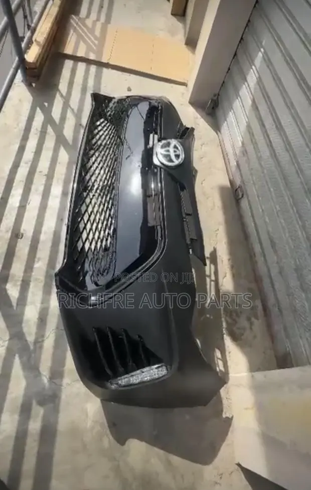 Toyota Corolla 2017 2018 2019 Complete Bumper · Photo 1