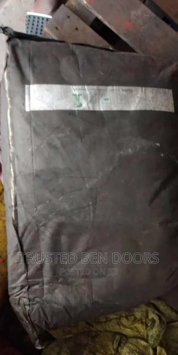 Black Iron Oxide Pigment For All Coloring Works · Photo 1