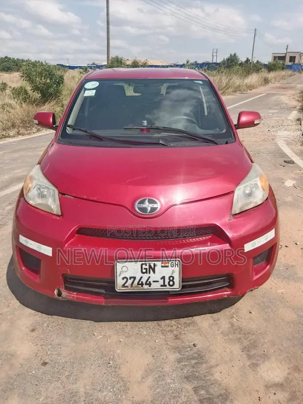 Scion xD Base 2013 Brown
