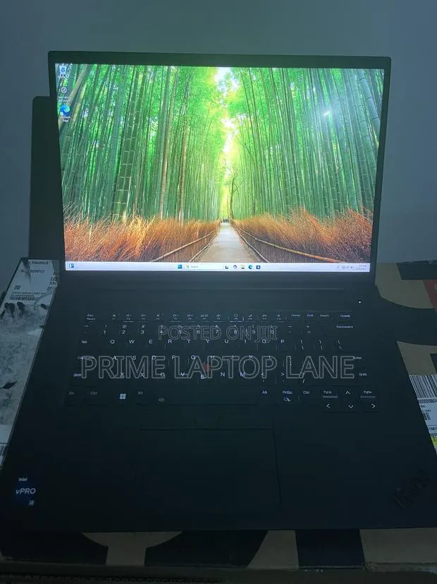 Laptop Lenovo 32GB Intel Core i7 SSD 1T · Photo 1