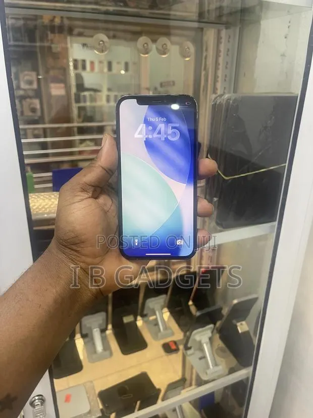 Apple iPhone 12 Pro 256 GB Blue · Photo 1