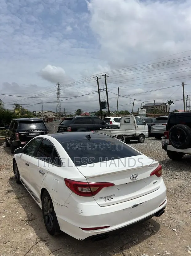 Hyundai Sonata Sport 2.0T Sedan FWD (2.0L 4cyl 6A) 2017 White · Photo 1