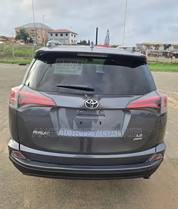 Toyota RAV4 2018 Gray · Photo 1