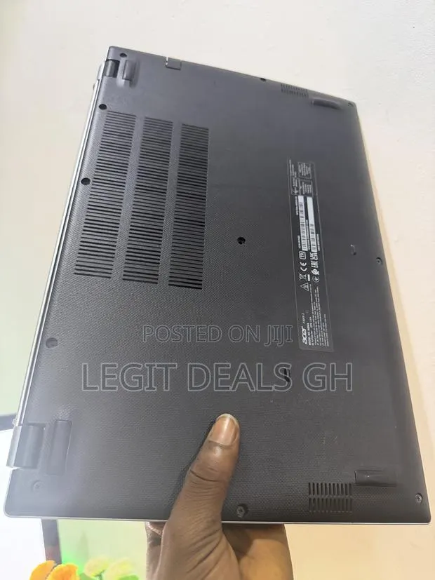 Laptop Acer Aspire 3 A315-32 8GB Intel Pentium HDD+SSD 128GB · Photo 1
