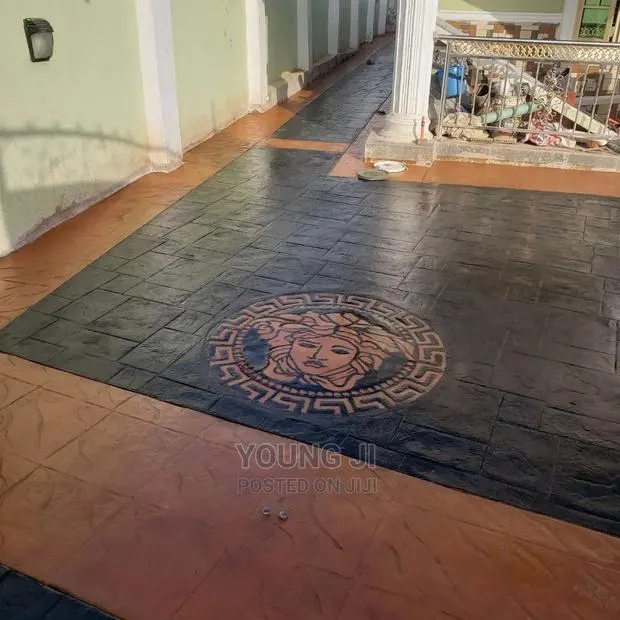 Floor Molding · Photo 1