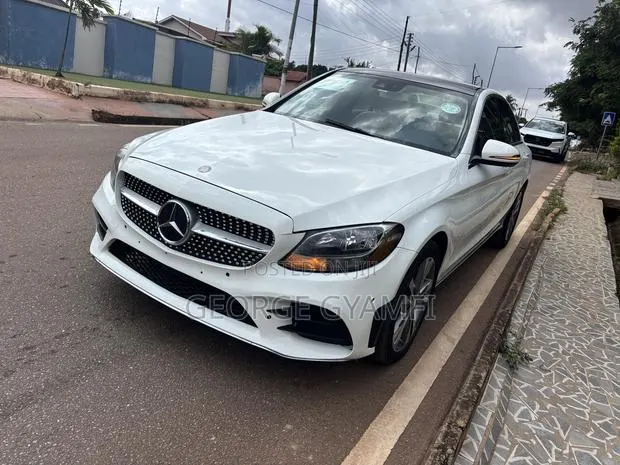 Mercedes-Benz C300 Luxury 4Matic Sedan AWD (2.0L 4cyl 7A) 2016 White · Photo 1