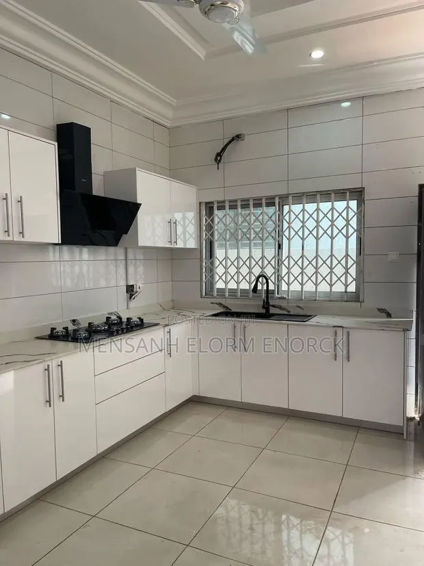 Kitchen Cabinets · Photo 1