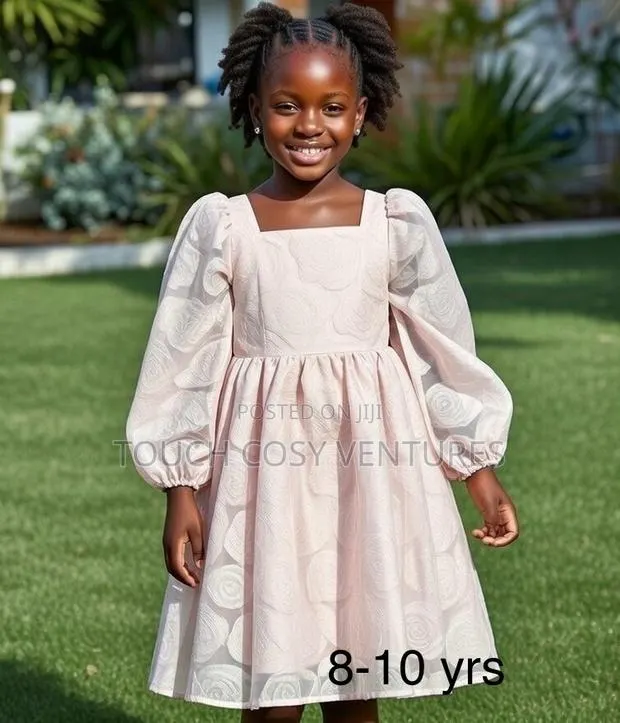 Light Pink Floral Puff-Sleeve Party Dress · Photo 1