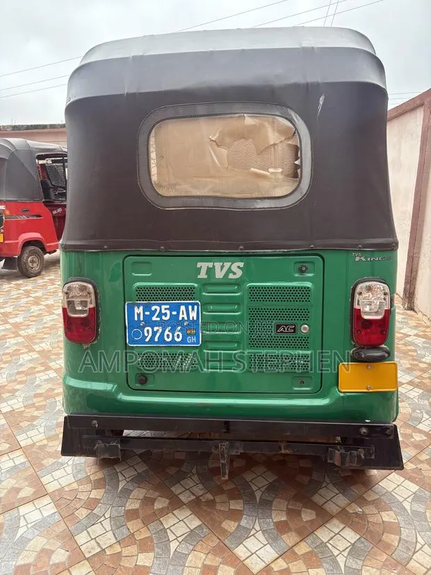TVS King Deluxe Plus iTouch Start 2025 Green · Photo 1