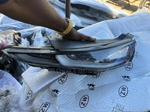 Day Running Headlight Santafe 2019-2020 All White · Photo 1