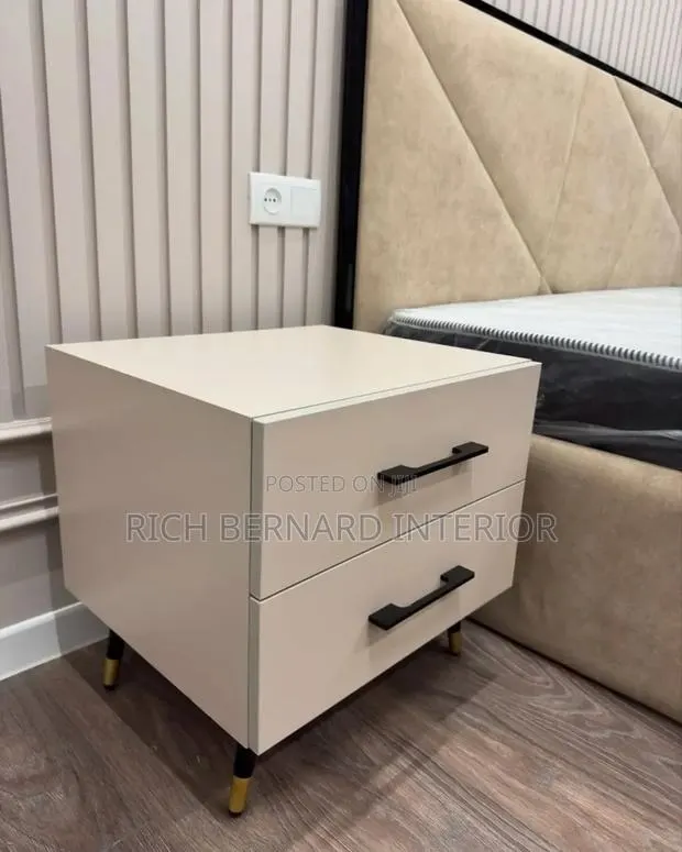 Modern Bedside Cabinet · Photo 1